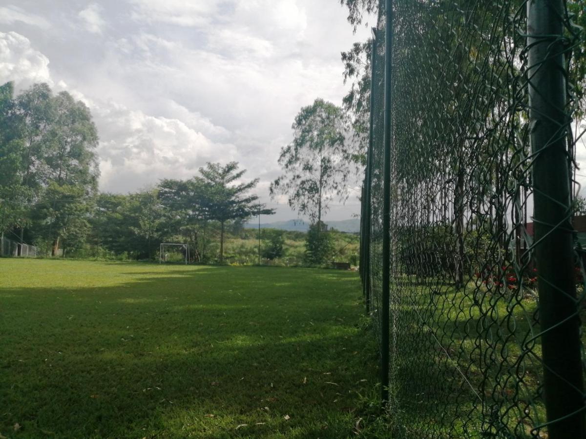 Murchison Backpackers Masindi Kültér fotó